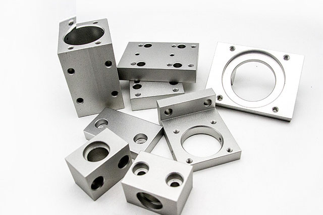 臥式cnc加工中心有什么優點？怎么安裝臥式cnc加工中心？