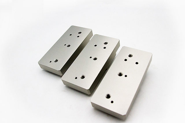 鋁型材加工的方式和用處讓航美告訴你-鉆孔攻牙篇